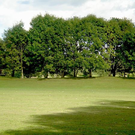 ليفيرنوا Residence Vtf Les Allees Du Green المظهر الخارجي الصورة